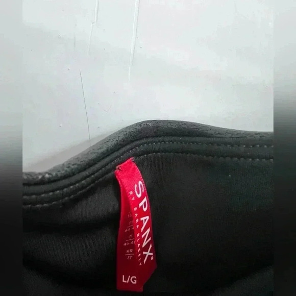 Spanx Faux Leather Leggings Black Compression Flattering Size L - Picture 2 of 3